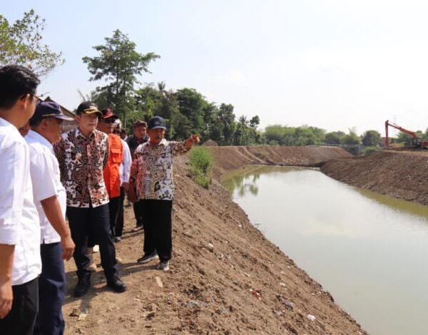 Tinjau Normalisasi Sungai